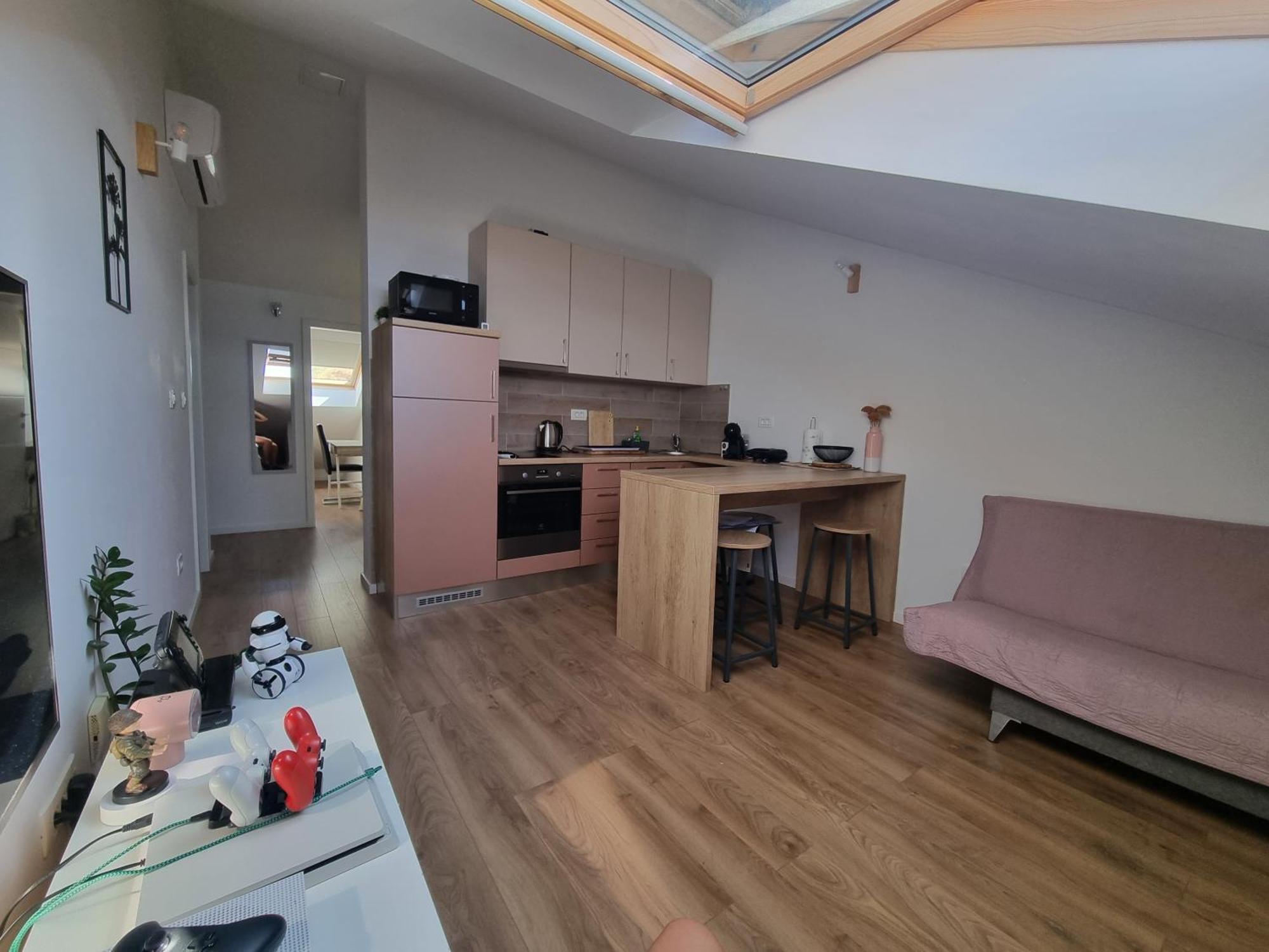 Geek Apartment Омиш Экстерьер фото